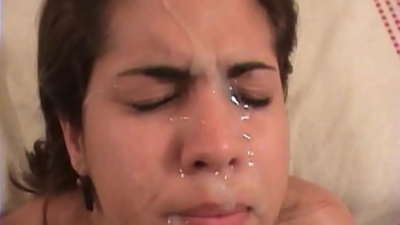 Brunette Latin mara mma nwere mmekọahụ siri ike